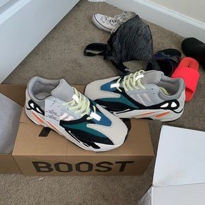 Yeezy 700 wave runners size 8 men’s